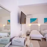 イアナキ ホテル