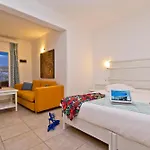 Yiannaki Hotel 4*