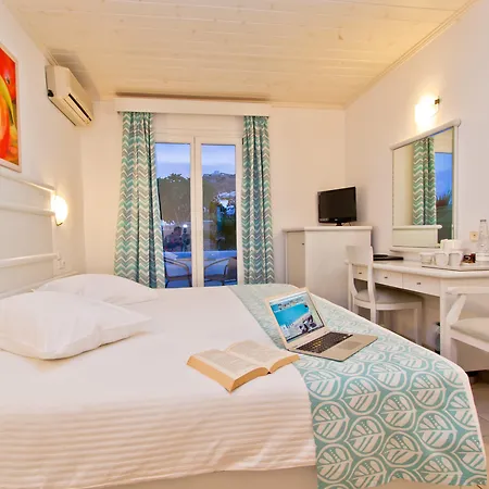 Yiannaki Hotel Ornos (Mykonos)