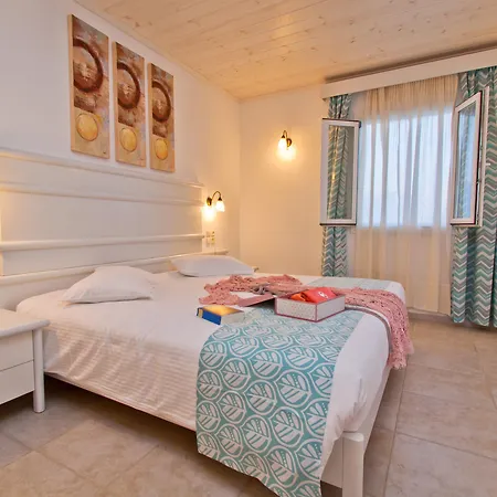 Hotel Yiannaki 4*