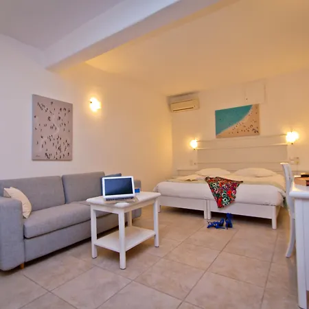 Yiannaki Hotel