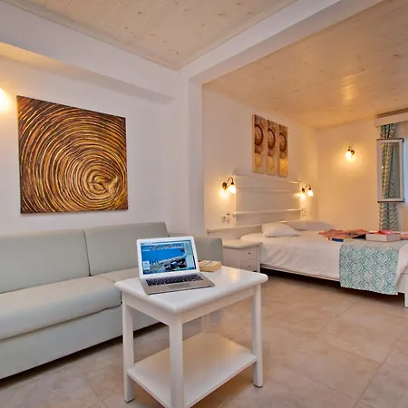 Yiannaki Hotel 4*