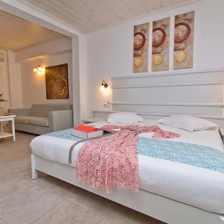 Hotel Yiannaki 4*