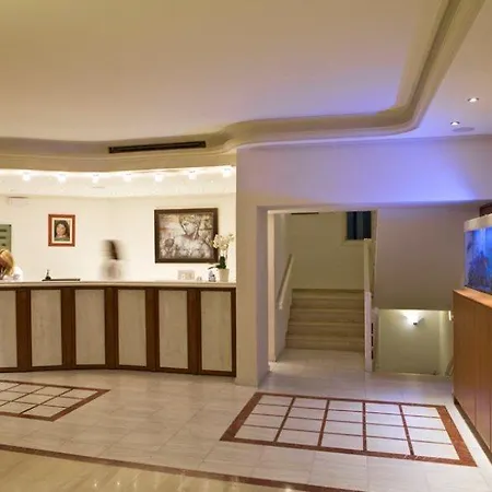 Yiannaki Hotel 4*